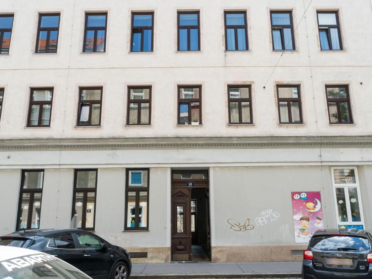 Elegant Apartment In Vienna With Patio Luaran gambar