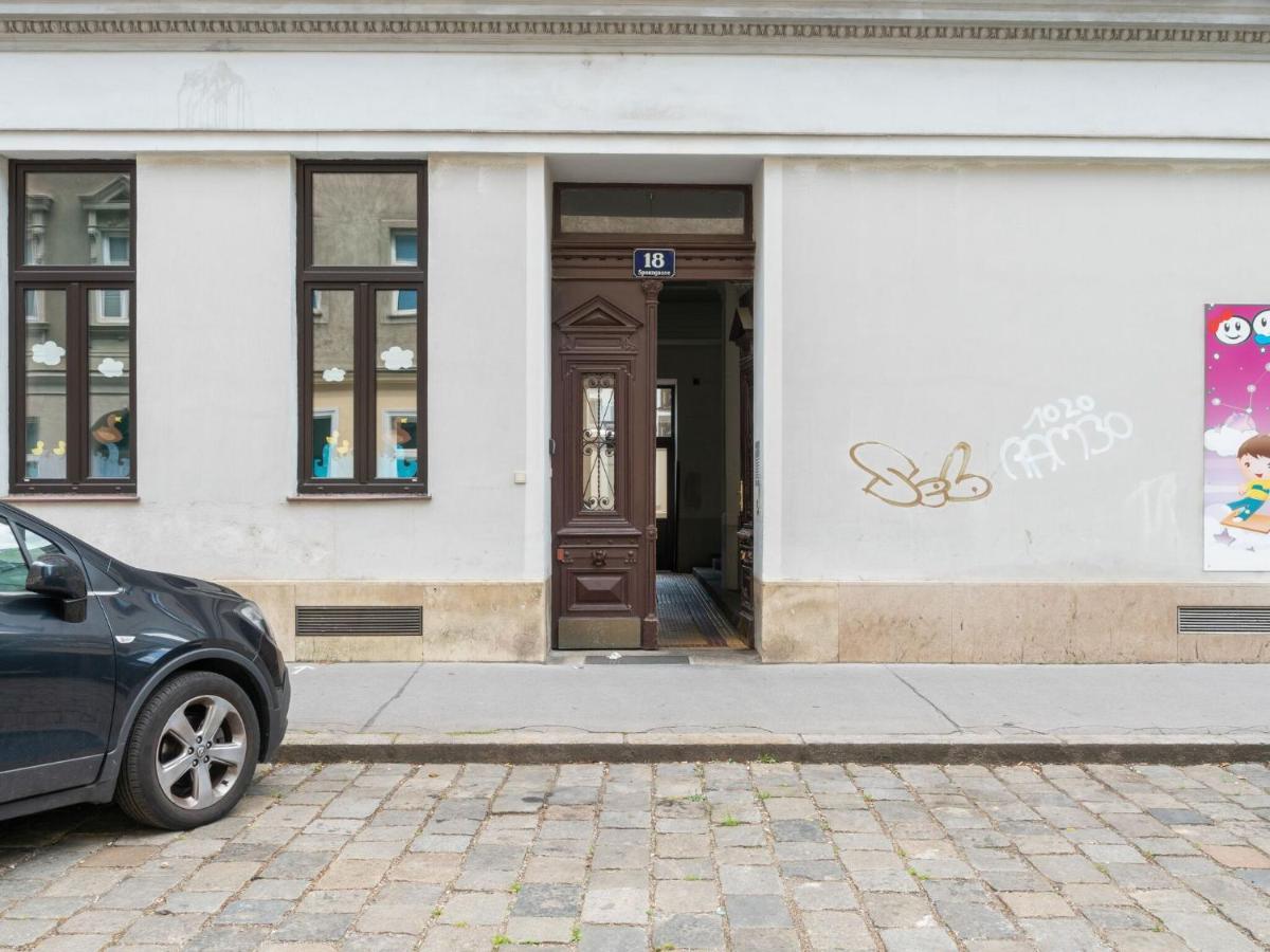 Elegant Apartment In Vienna With Patio Luaran gambar